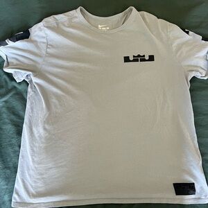 Men’s Nike Lebron Graphic Shirt